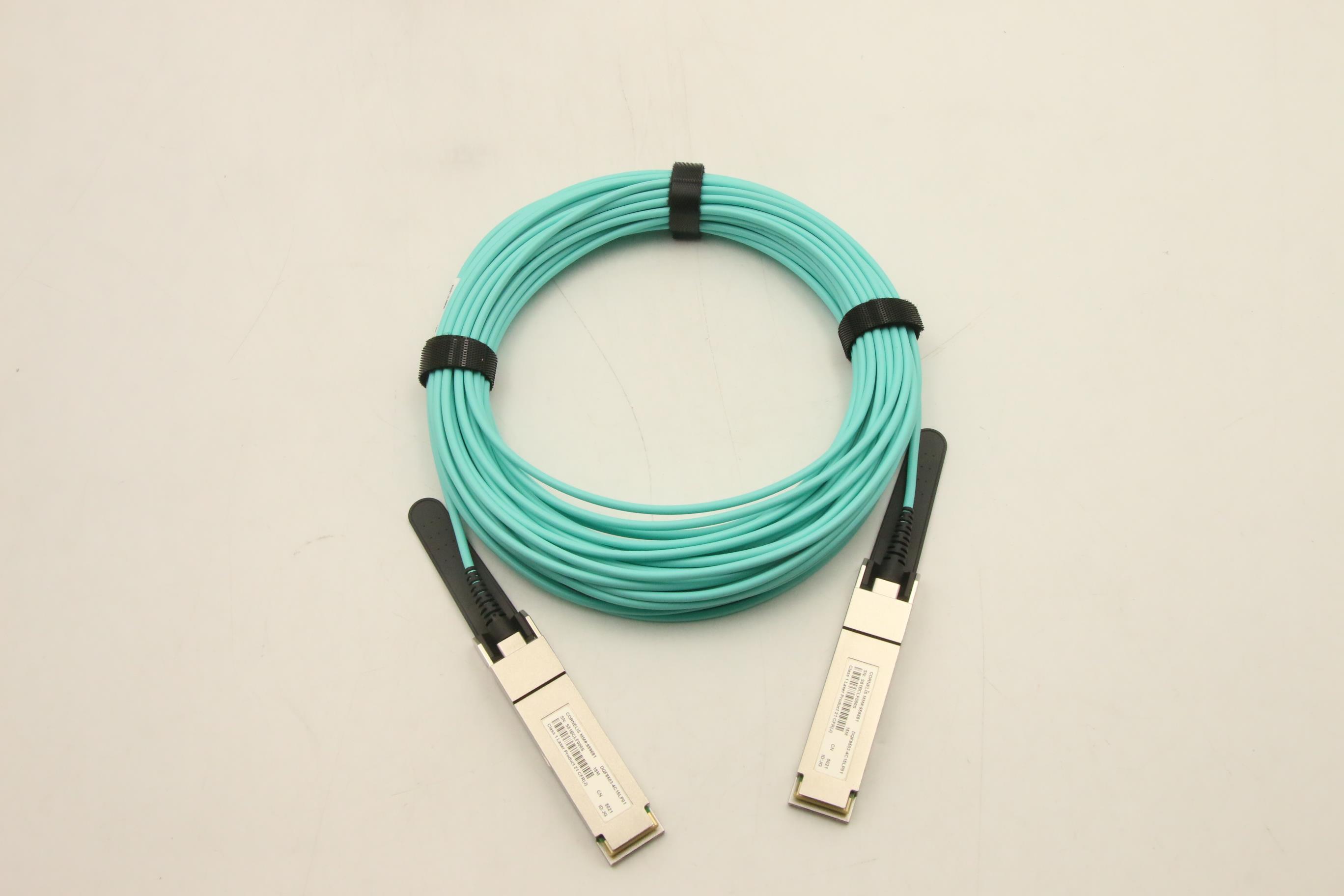 Кабель Lenovo Optical Cable, 15m, Cornelis OPA 100 Series, Active, Optical QSFP28 Cable (03GX245)