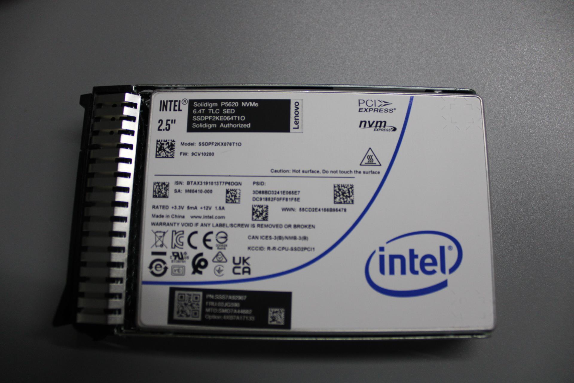SSD накопитель Lenovo SSD Assembly,2.5” ,U.2, P5620, 6.4TB ,Mixed Use Mainstream, NVMe PCIe 4.0 x4, HS SSD SED (02JG590)