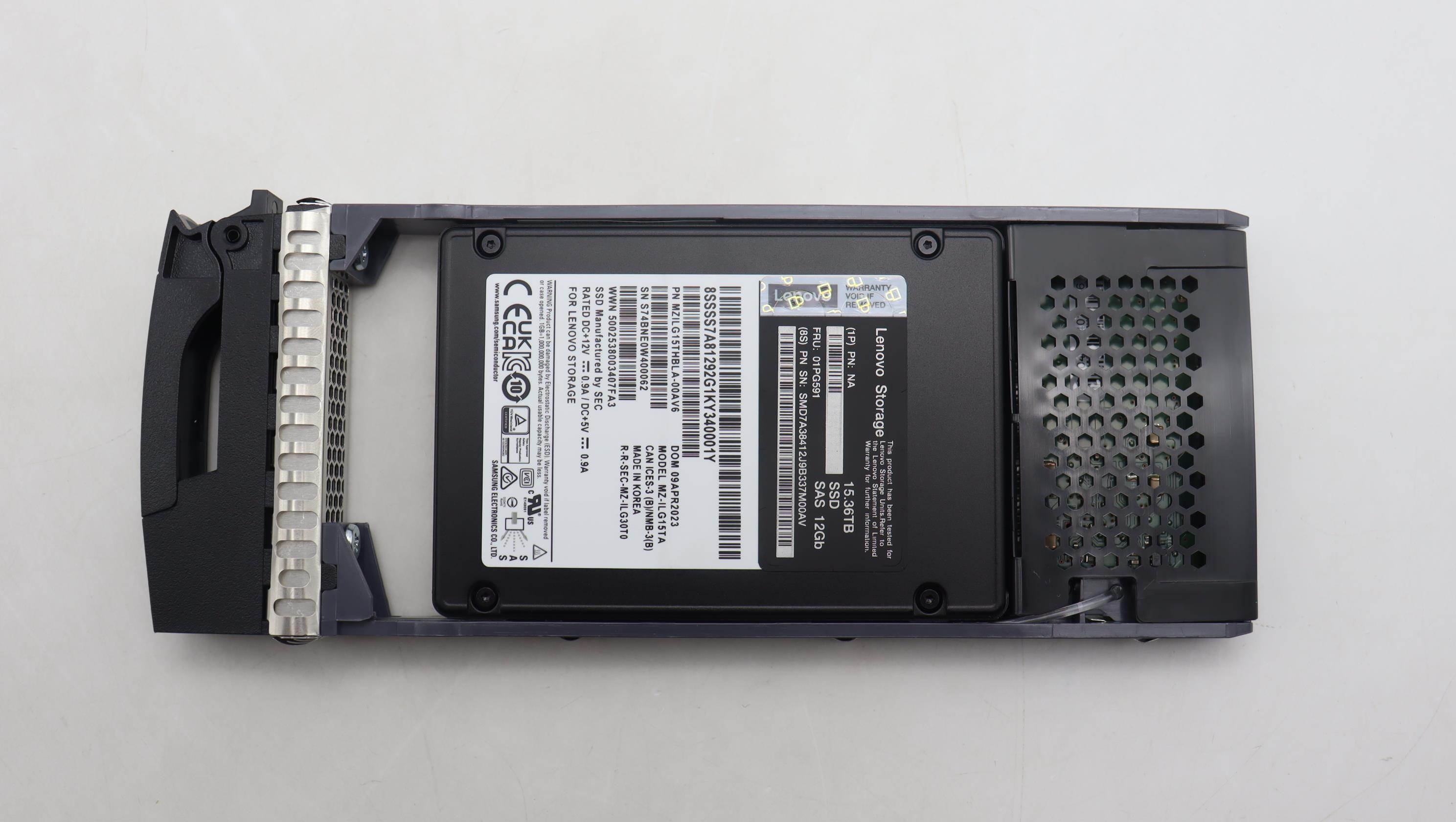 SSD накопитель Lenovo 15.36TB 12Gb SAS 2.5" 1DWPD HS SSD (01PG591)