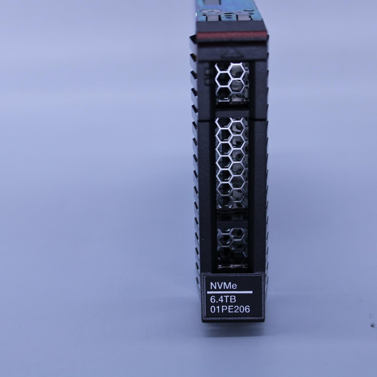 SSD накопитель Lenovo ThinkSystem U.2 KCM51V 6.4TB Mainstream NVMe PCIe 3.0 x4 Hot Swap SSD FRU (01PE206)