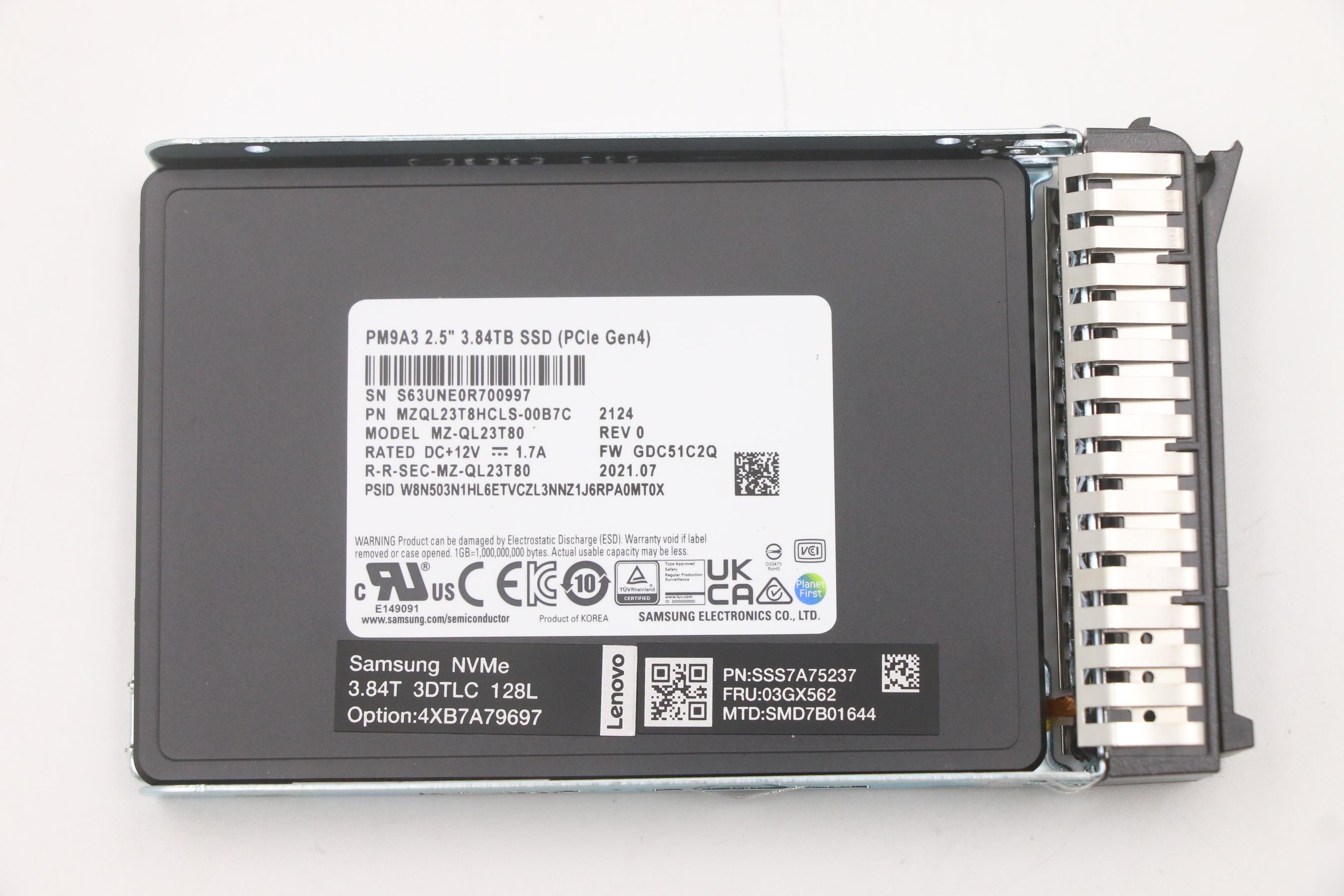 SSD накопитель Lenovo ThinkSystem 2.5” U.2 PM9A3 3.84TB Read Intensive NVMe PCIe 4.0 x4 HS SSD (03GX562)