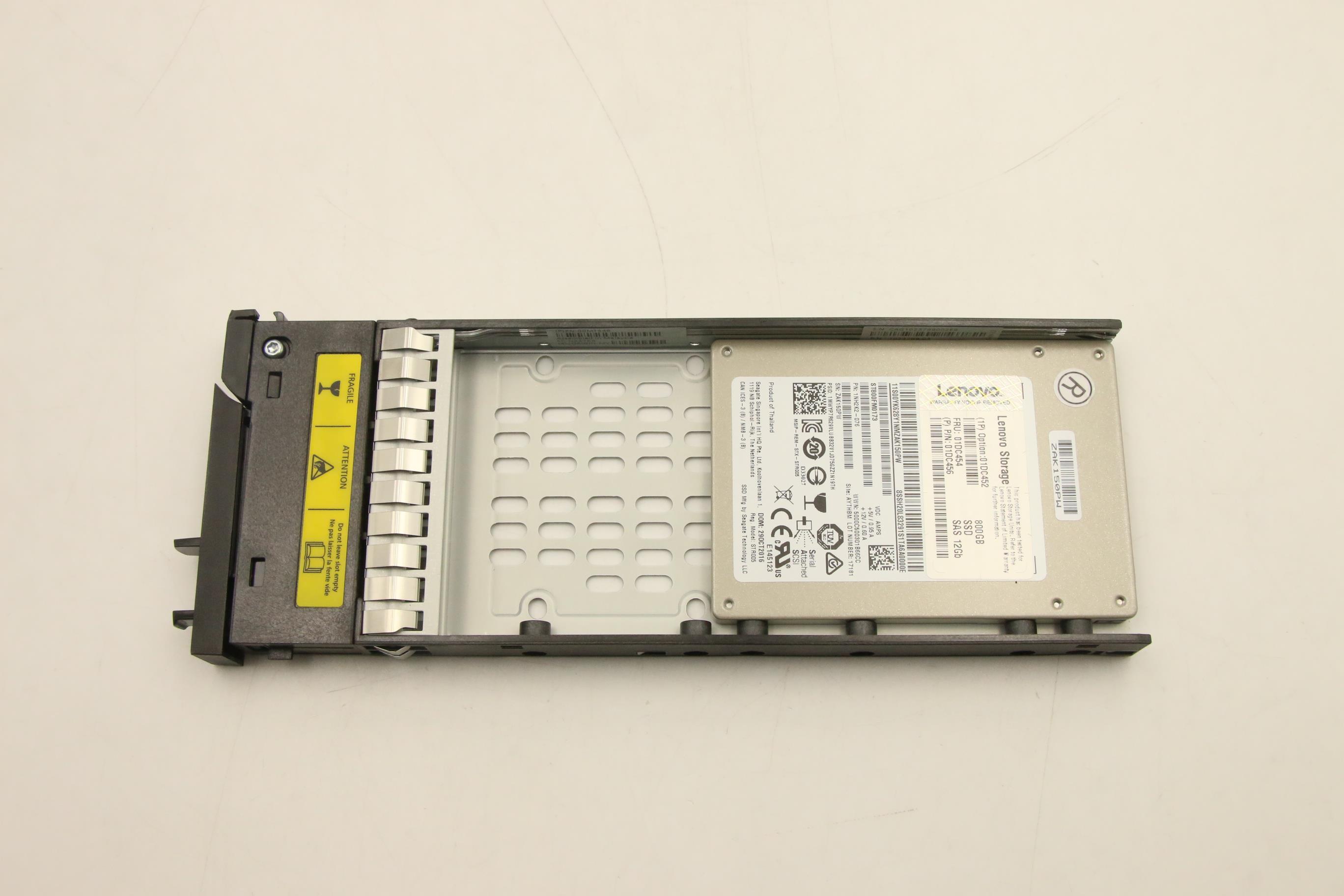 SSD накопитель Lenovo SSD Assembly, SAS, 2.5", 800GB 10DWPD 12.0Gb/s, Hot Swap, Internal Hard Drive, with tray (01DC454)