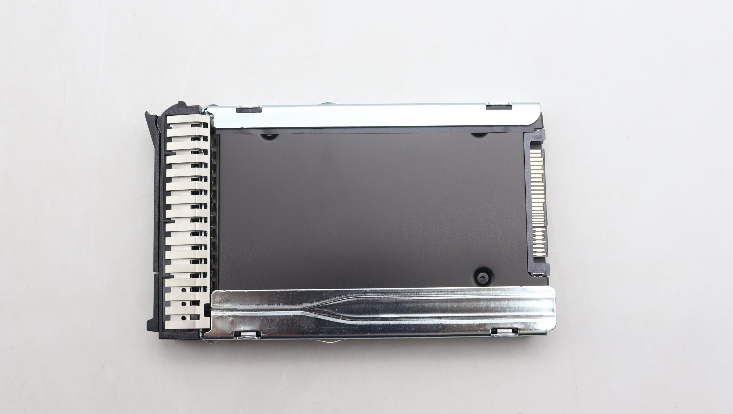 SSD накопитель Lenovo ThinkSystem 2.5" U.2 PM9A3 960GB Read Intensive NVMe PCIe 4.0 x4 HS SSD (03LD989)