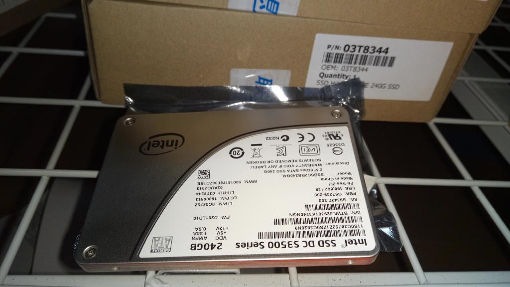 SSD накопитель Lenovo 240G SSD (03T8344)