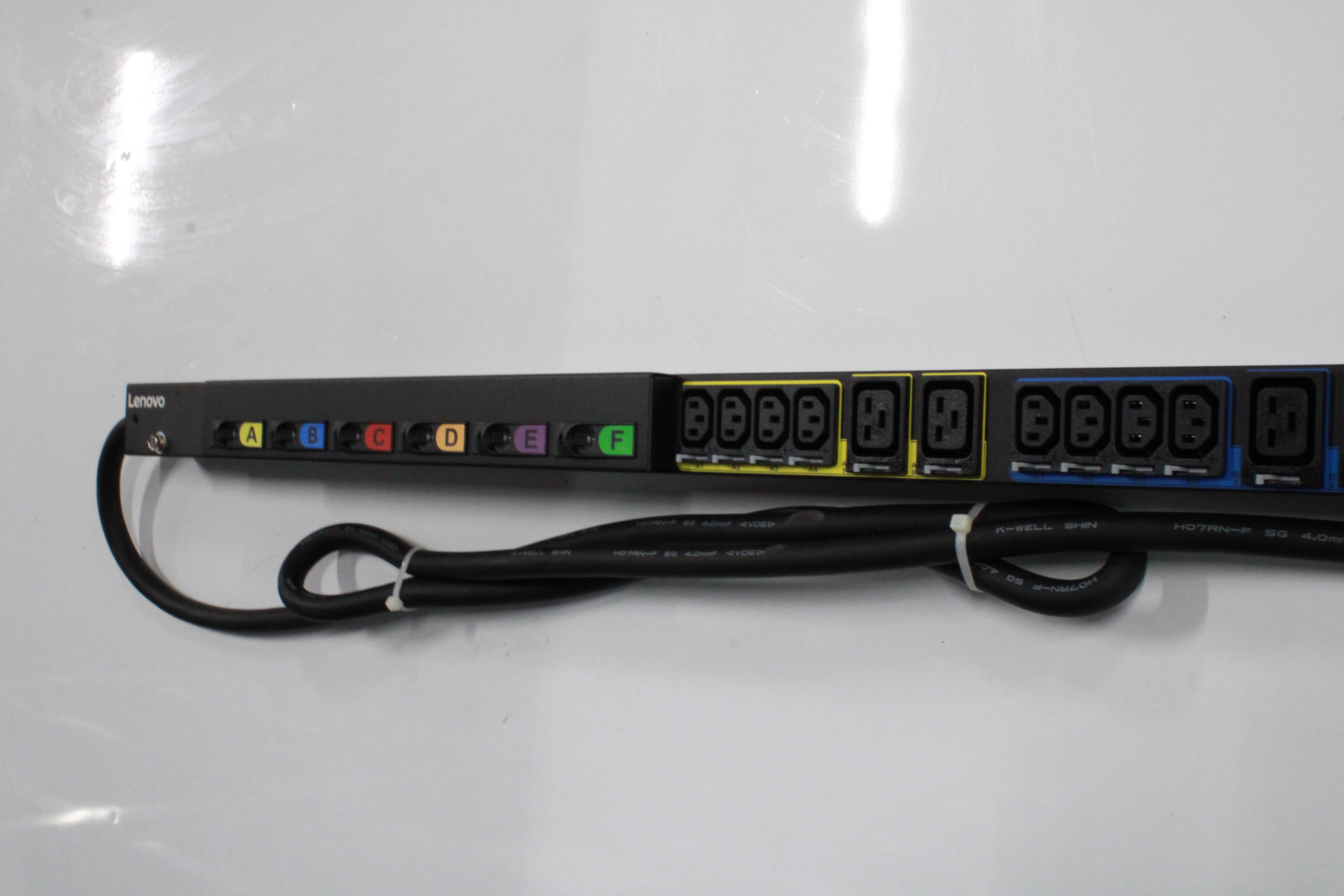 Блок питания Lenovo 0U 21 C13/12 C19 32A 3 Phase PDU (00YL783)