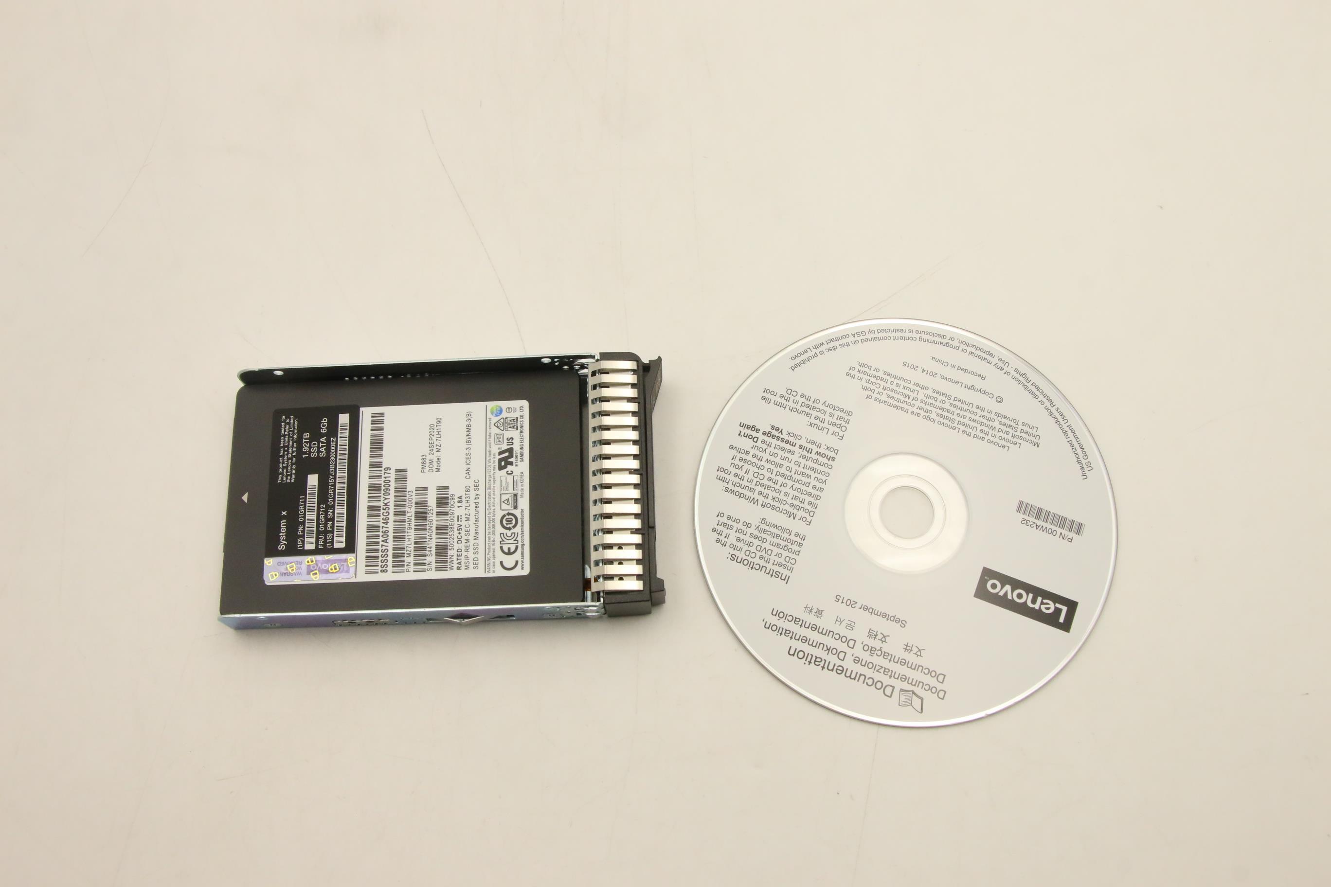 SSD накопитель Lenovo 1.92TB Enterprise Entry SATA G3HS 2.5" SSD (01GR712)