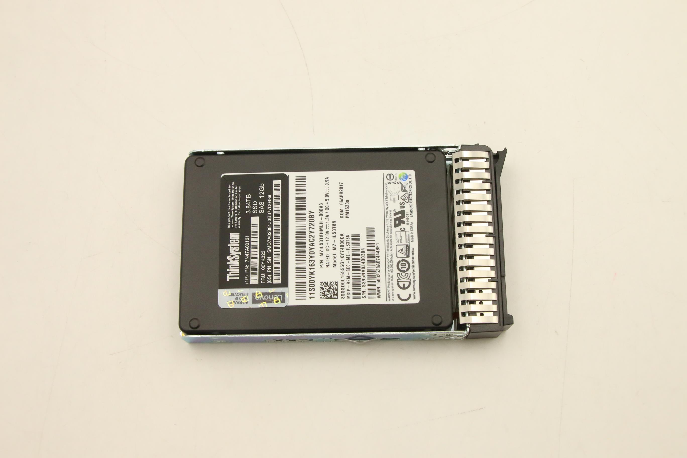 SSD накопитель Lenovo 3.84TB 12Gb SAS Enterprise Capacity 2.5" G4HS SSD (00YK323)