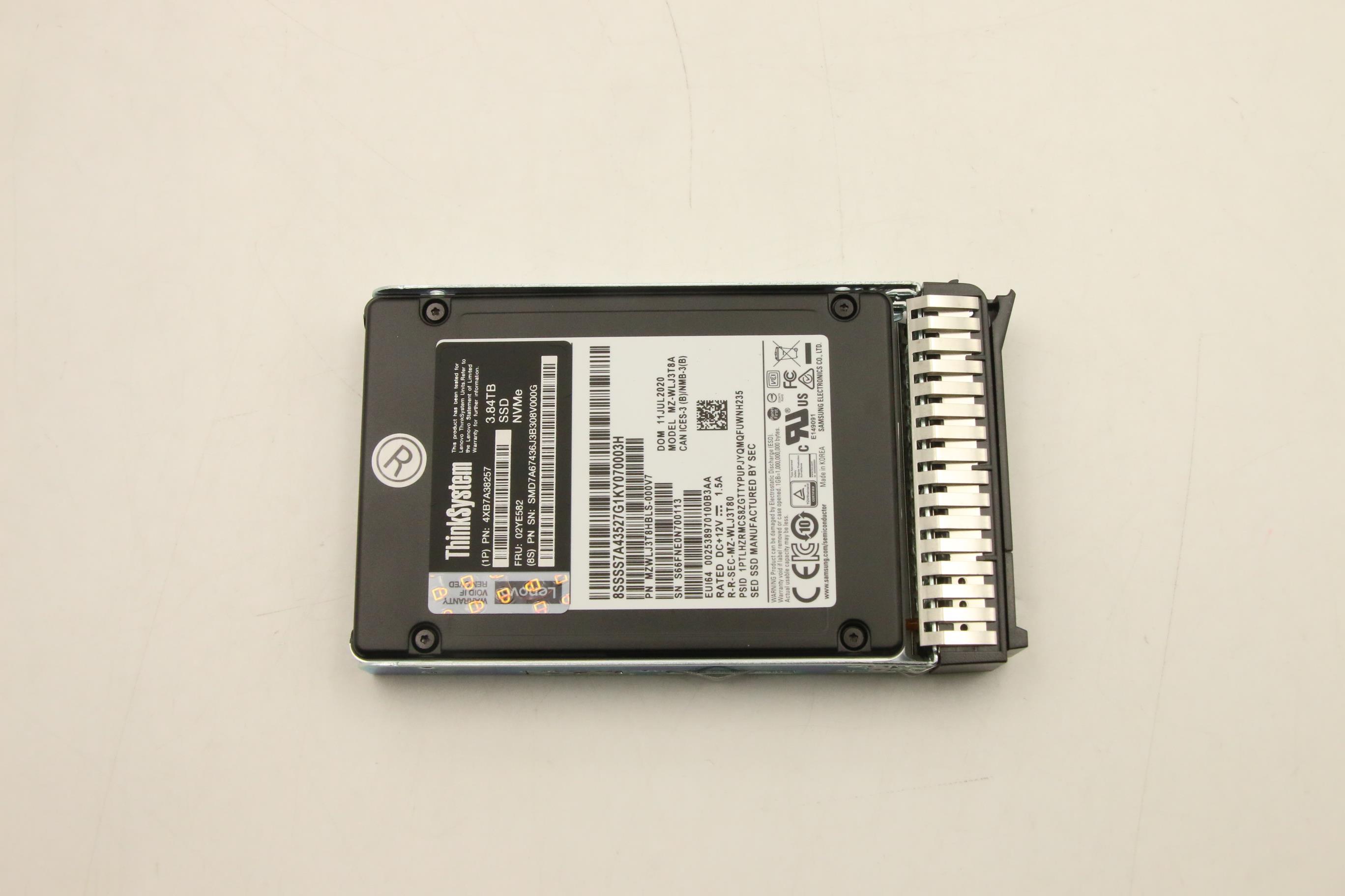 SSD накопитель Lenovo ThinkSystem U.2 PM1733 3.84TB Entry NVMe PCIe 4.0 x4 Hot Swap SSD SED (02YE582)