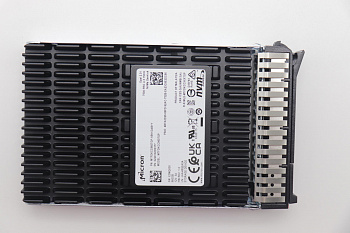 SSD накопитель Lenovo ThinkSystem 2.5" U.3 7500 MAX 800GB Mixed Use NVMe PCIe 4.0 x4 HS SSD (03NA476)