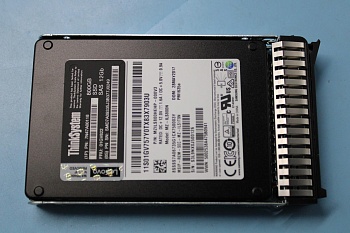 SSD накопитель Lenovo ThinkSystem 2.5" 800GB Mainstream SAS 12Gb Hot Swap SSD (01GV822)