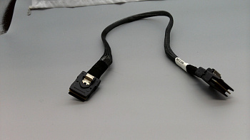 Кабель Lenovo SAS 700MM (00D2817)