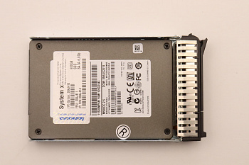 SSD накопитель Lenovo 800GBSATA G3HS (00AJ411)