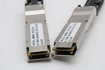 Кабель 0.75m Intel OPA Passive Copper QSFP28 Cable (00WE037)