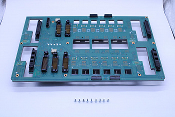 Опция Lenovo MIDPLANE FRU (68Y6744)