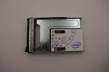 SSD накопитель Lenovo ThinkSystem 3.5” U.2 P5520 1.92TB Read Intensive NVMe PCIe 4.0 x4 HS SSD SED (01PE349)