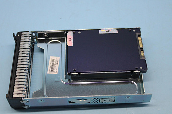 SSD накопитель Lenovo ThinkSystem 3.5" 5100 960GB Entry SATA 6Gb Hot Swap SSD (01PE067)