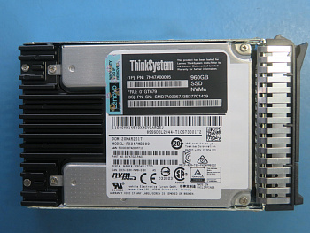 SSD накопитель Lenovo ThinkSystem U.2 960GB Mainstream NVMe PCIe 3.0 Hot Swap SSD (01GT679)