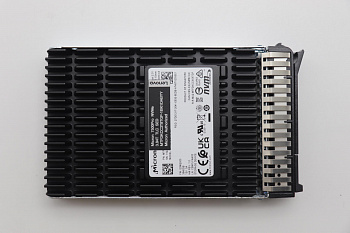 SSD накопитель Lenovo ThinkSystem 2.5" U.3 7500 PRO 3.84TB Read Intensive NVMe PCIe 4.0 x4 HS SSD (03NA473)