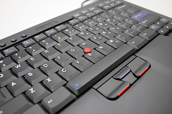 Клавиатура Lenovo Keyboard w/ Int. Pointing Device USB - US Eng 103P RoHS v2 (00MW364)