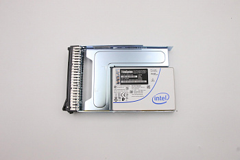 SSD накопитель Lenovo ThinkSystem 3.5" U.2 P5600 3.2TB Mixed Use NVMe PCIe 4.0 x4 HS SSD (02JG613)
