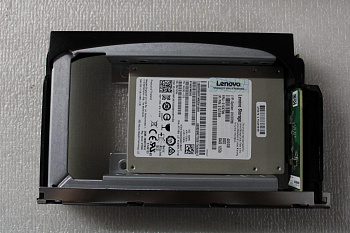 SSD накопитель Lenovo SSD Assembly, SAS, 2.5", 400GB 3DWPD 12.0Gb/s, Hot Swap, Internal Hard Drive, with tray (01CX799)